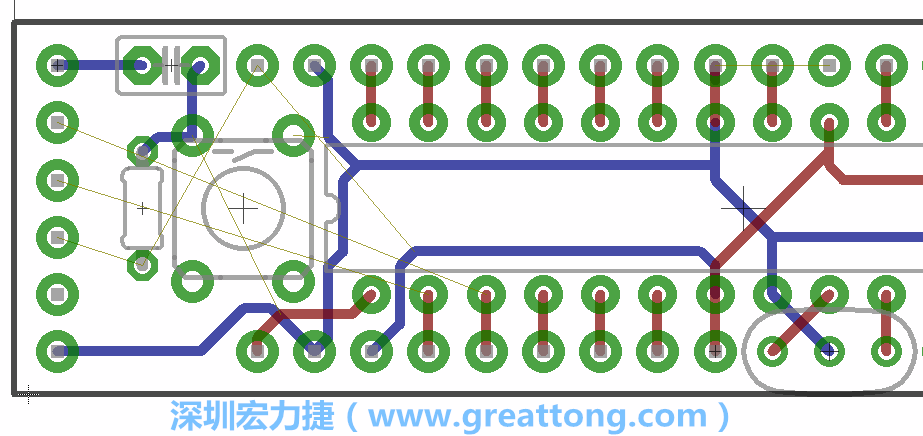 4.1. 把剩下的元件移動到電路板工作區(qū)上。