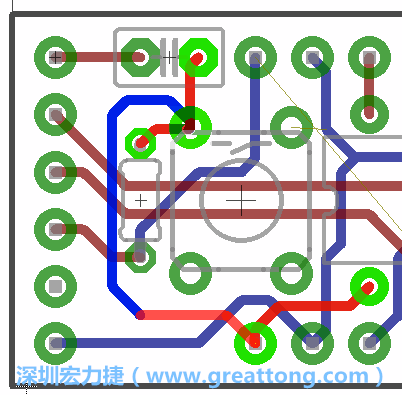 為了要創(chuàng)造一個電路通道，首先要先點(diǎn)擊重置開關(guān)的連結(jié)點(diǎn)進(jìn)行布線，在電路板的背面繪制線路直到其它線路前的乾淨(jìng)區(qū)域。