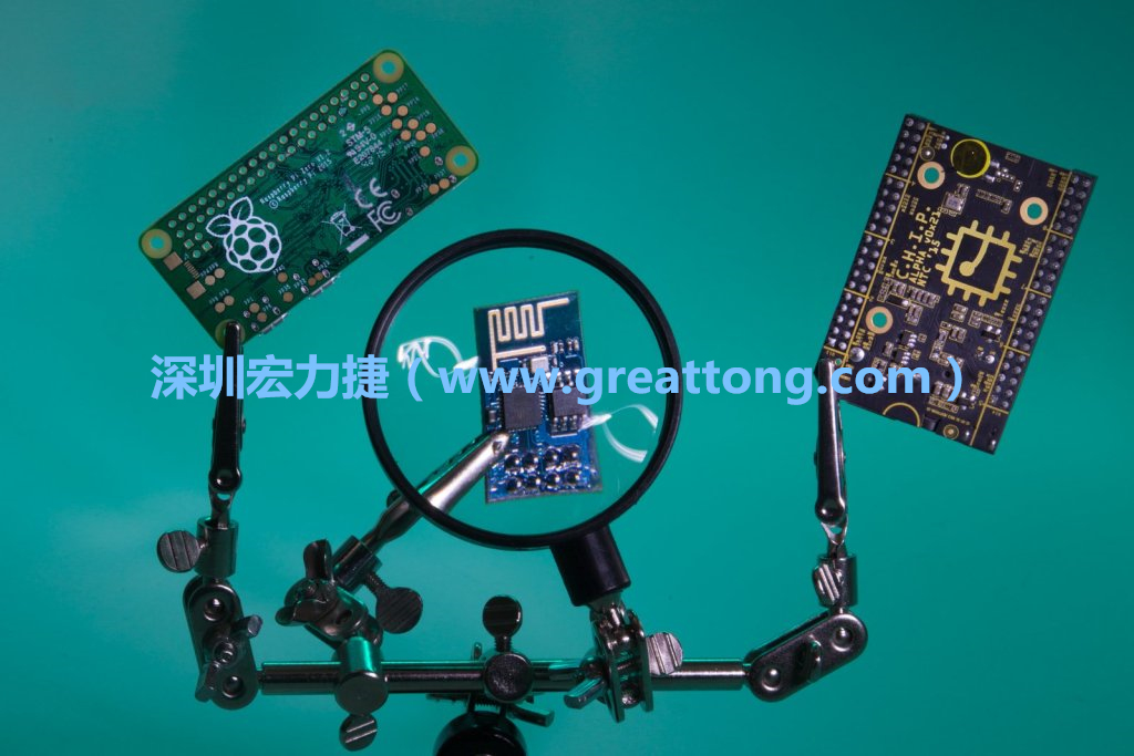 A Raspberry Pi Zero、ESP8266和CHIP。