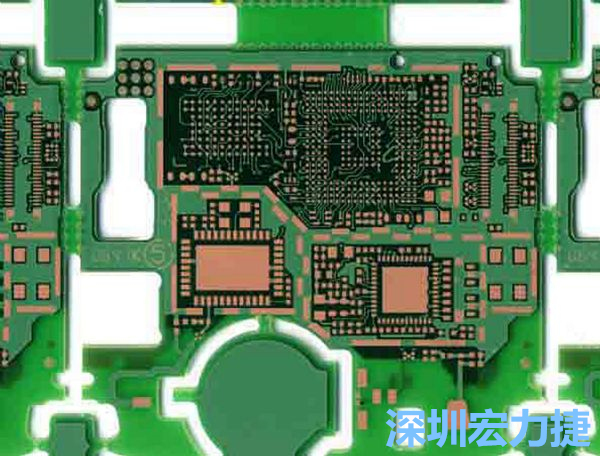在產(chǎn)品極度要求小型化設(shè)計(jì)時(shí)，可利用HDI板材壓縮主板面積，同時(shí)具減輕重量?jī)?yōu)點(diǎn)。
