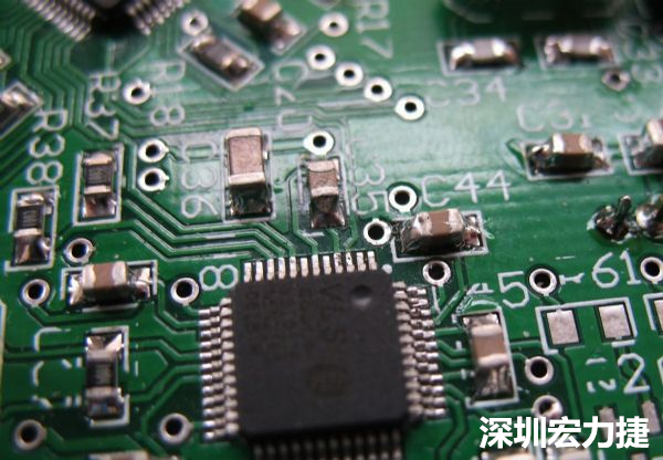 音訊電路訊號品質(zhì)，是影響操作體驗(yàn)的關(guān)鍵，電路布局要特別注意。