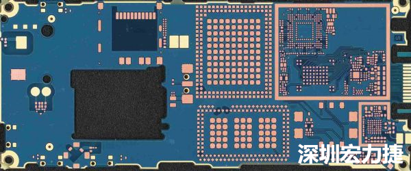手機(jī)可用的PCB空間相當(dāng)小，而1片式的設(shè)計(jì)是節(jié)省成本的作法，如何做到區(qū)隔不同子系統(tǒng)、降低雜訊干擾，是設(shè)計(jì)關(guān)鍵。
