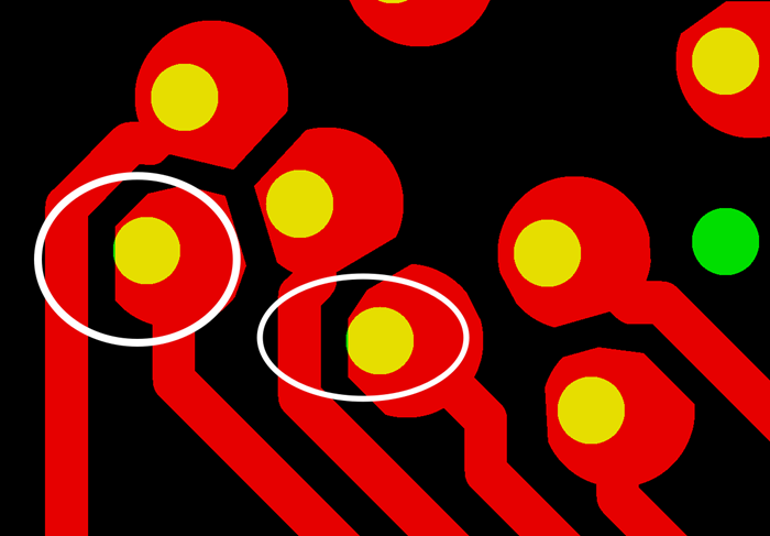 PCB生產(chǎn)會產(chǎn)生同一方向性的小小量偏移，焊盤被削的方向無規(guī)則，最惡劣的情況還會出現(xiàn)個別孔破焊環(huán)
